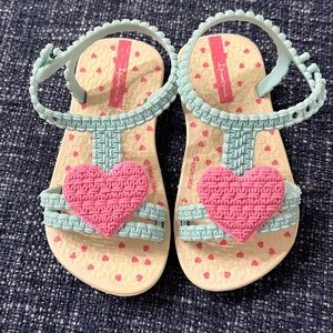 Like new Ipanema sandals